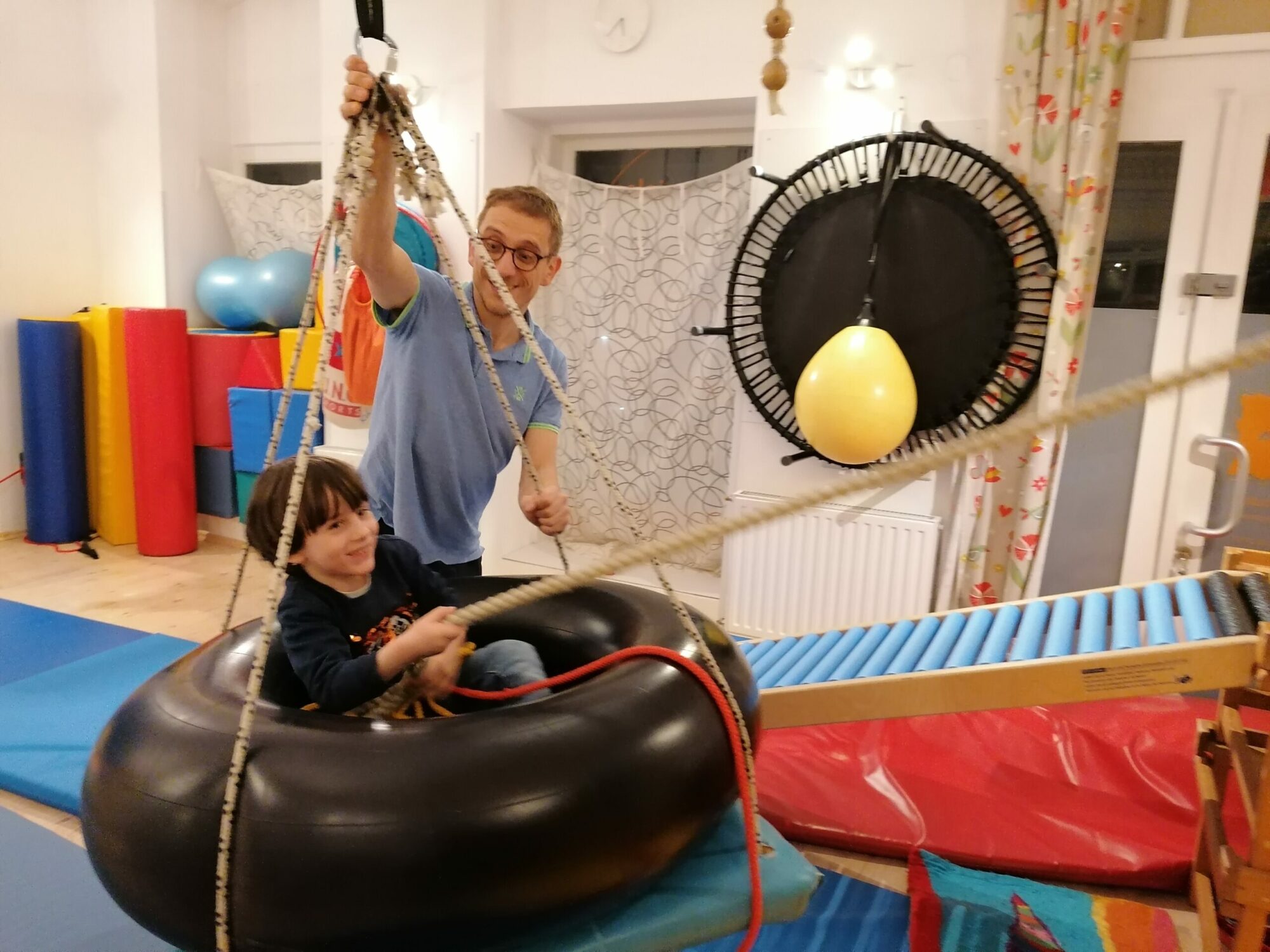 DIR Floortime Therapie Autismus Kinder Wien